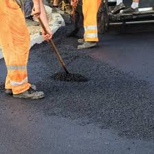 Best Gravel Driveway Installation  in Harrisburg, IL